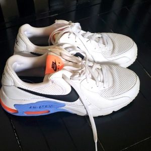 Womens air max excee